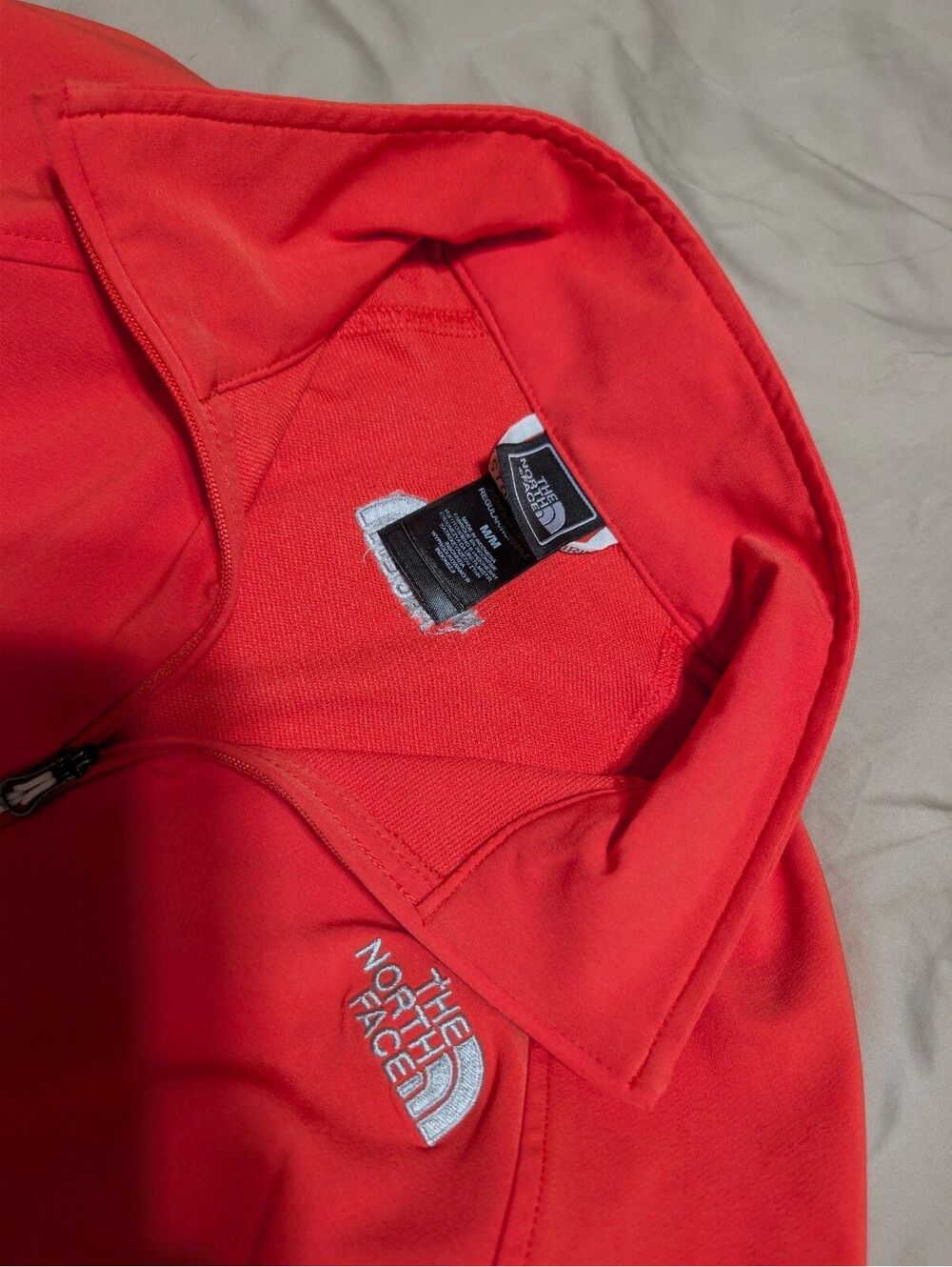 The North Face Women's Red/Orange Softshell Jacket Size Medium - Picture 2 of 3